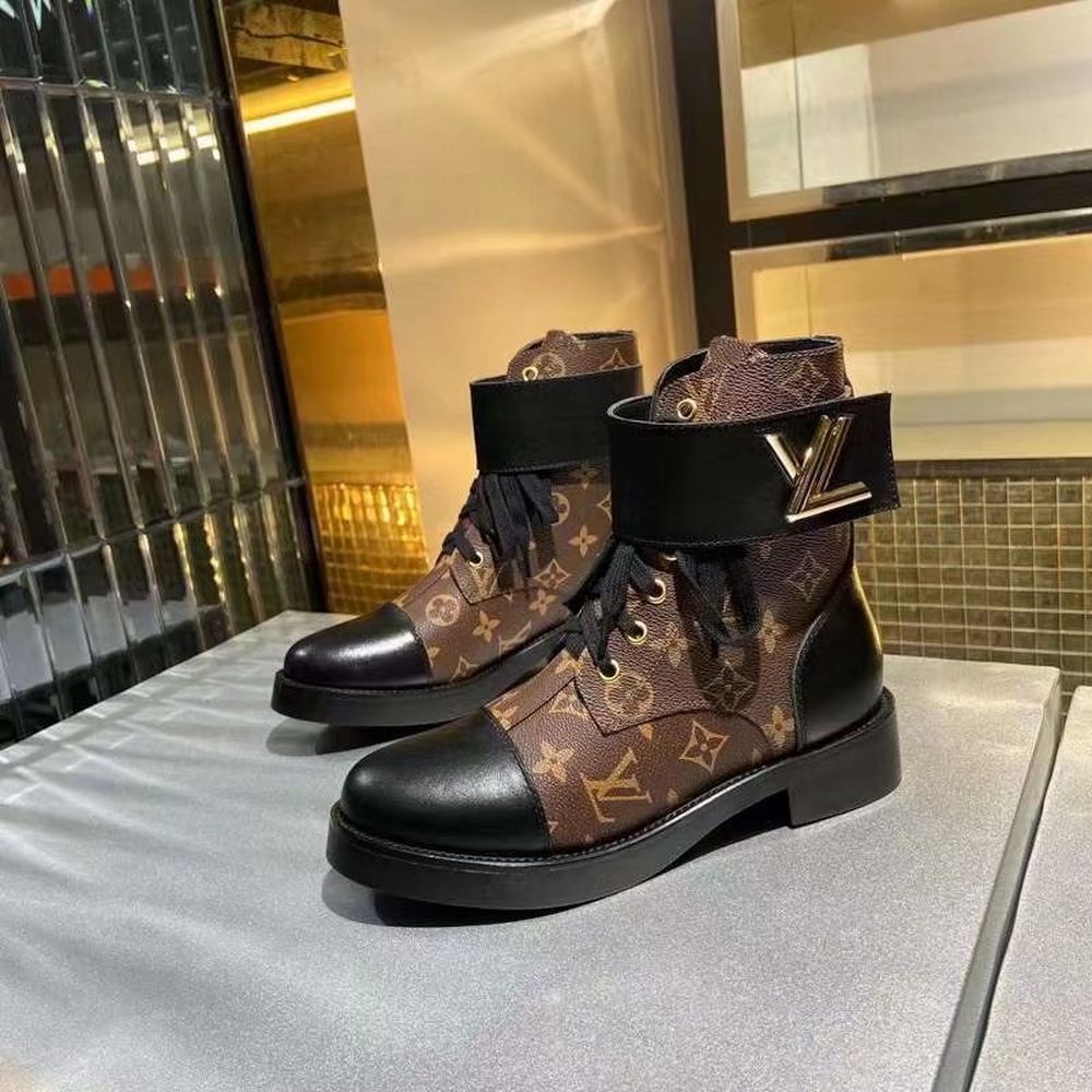 New Fashion LV Women Shoes L401