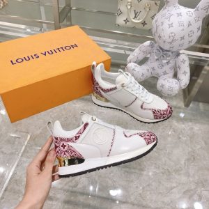 New Fashion LV Women Shoes 379 PA