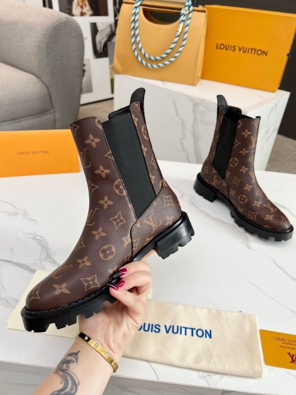 New Fashion LV Women Shoes 333 PA