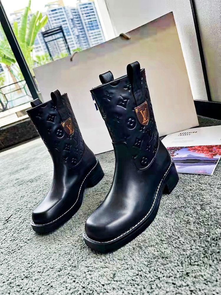 New Fashion LV Women Shoes L396