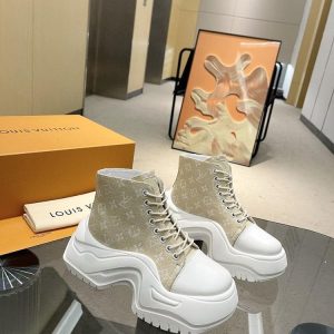 New Fashion LV Women Shoes 370 PA
