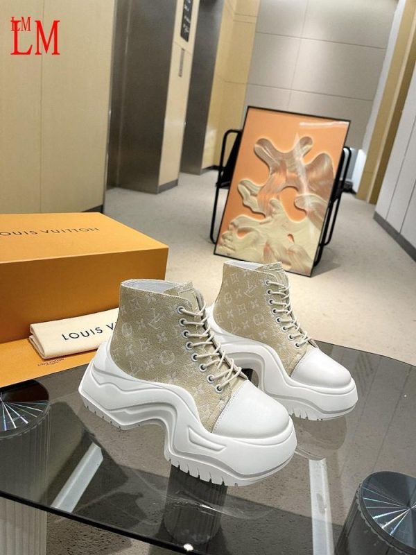 New Fashion LV Women Shoes 370 PA