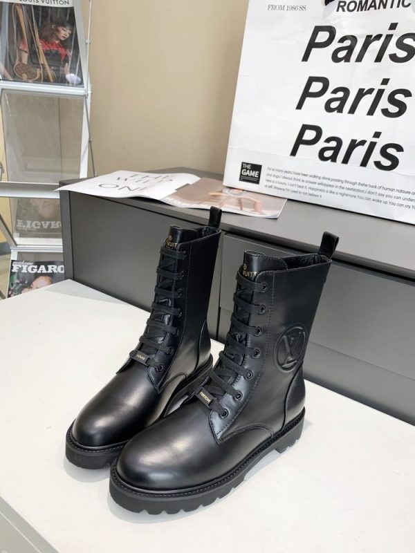 New Fashion LV Women Shoes 319 PA