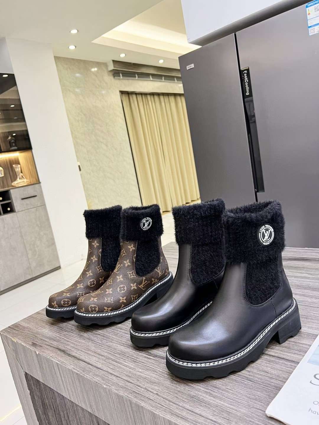 New Fashion LV Women Shoes L034