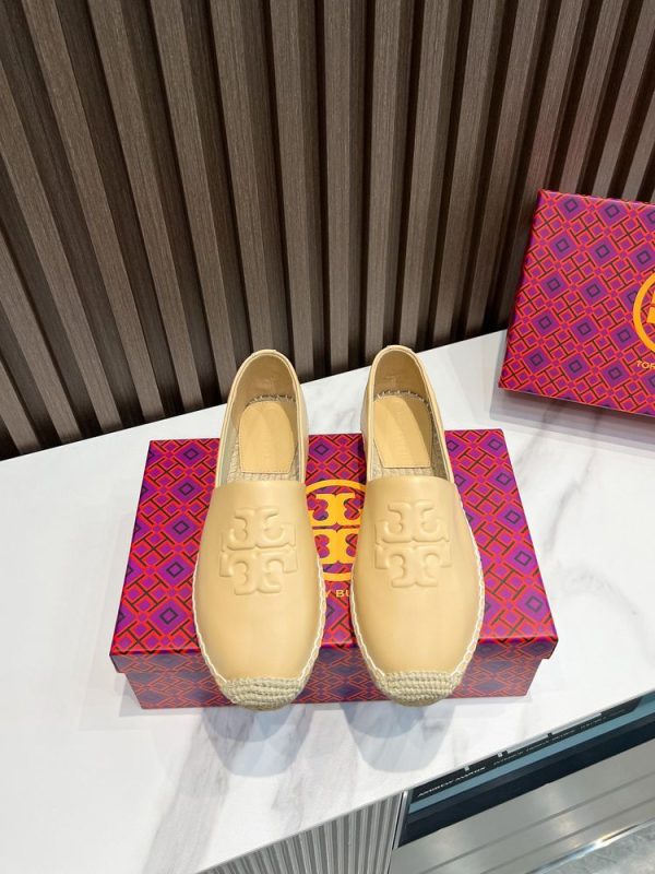 New Fashion LV Women Shoes 259 PA
