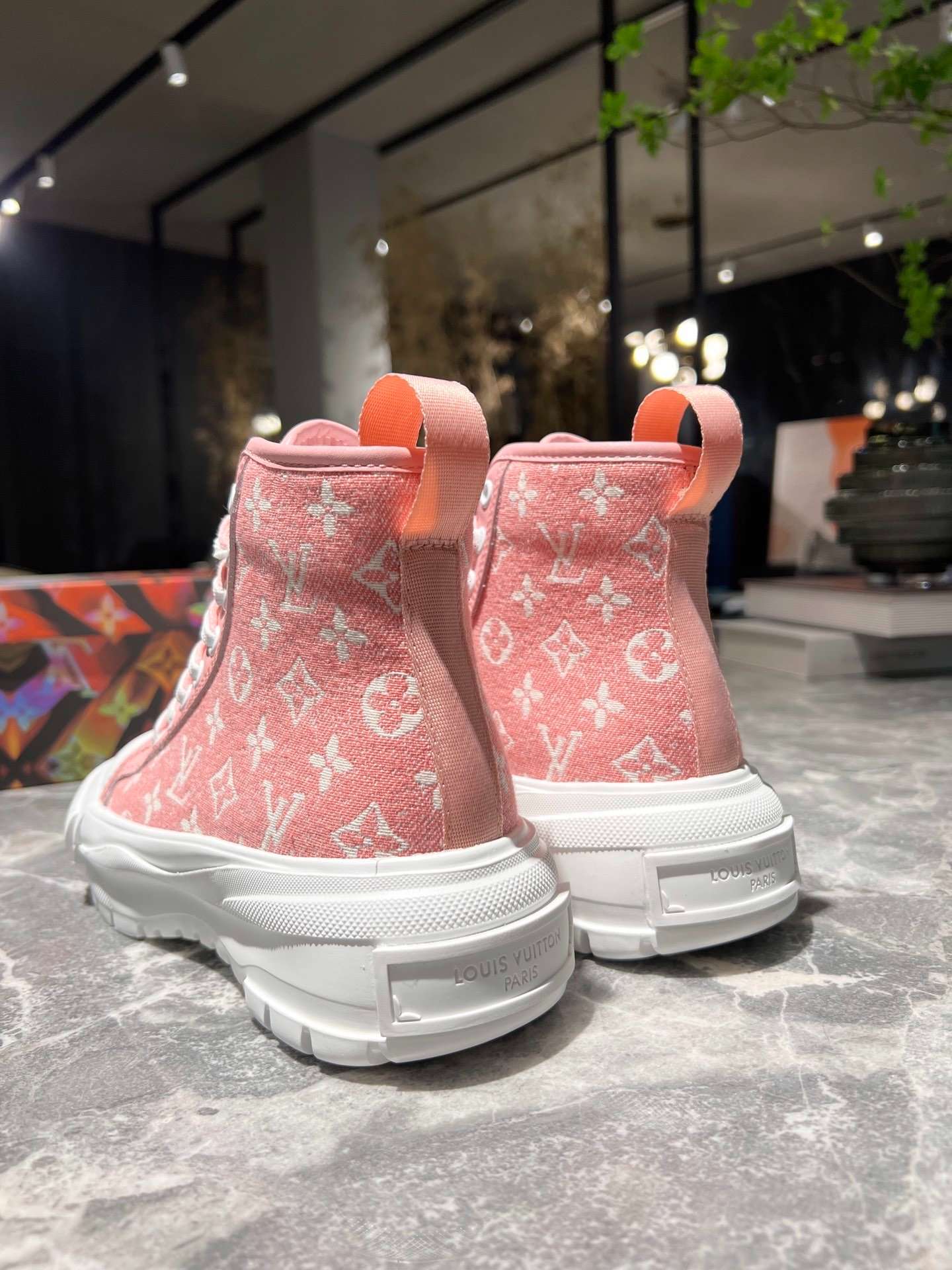 New Fashion LV Women Shoes L304