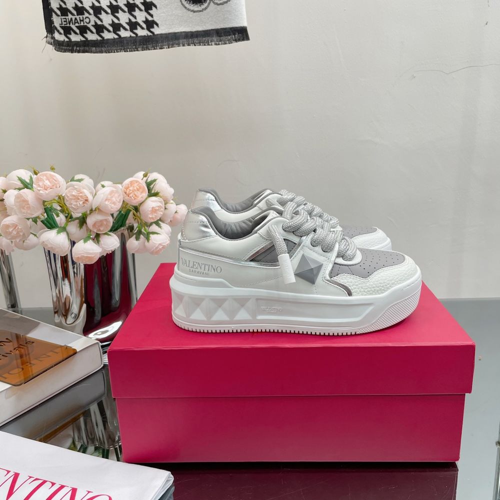 New Fashion LV Women Shoes L330