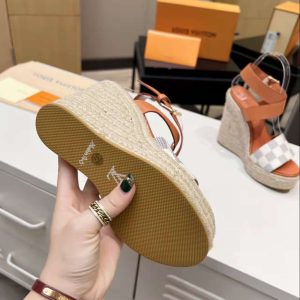 New Fashion LV Women Shoes L044