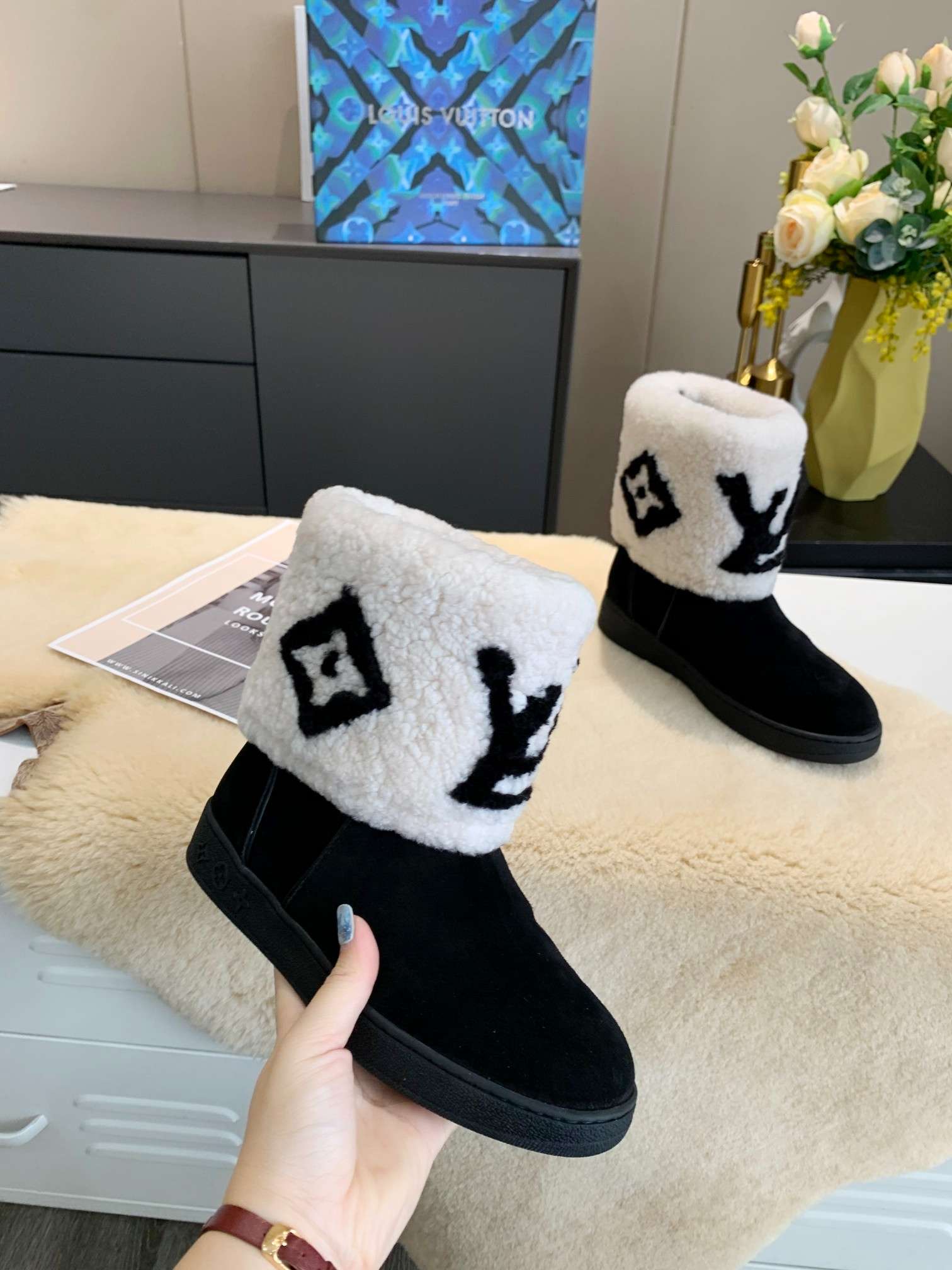 New Fashion LV Women Shoes L039 New Fashion LV Women Shoes L039