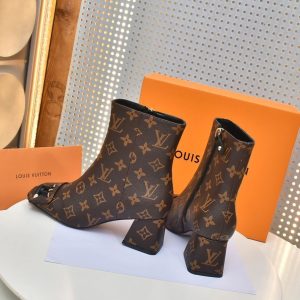 New Fashion LV Women Shoes 359 PA