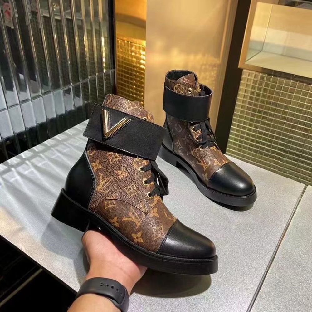 New Fashion LV Women Shoes L401