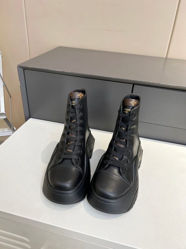 New Fashion LV Women Shoes 314 PA