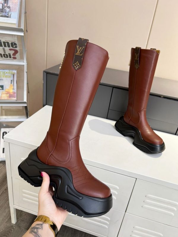 New Fashion LV Women Shoes 303 PA