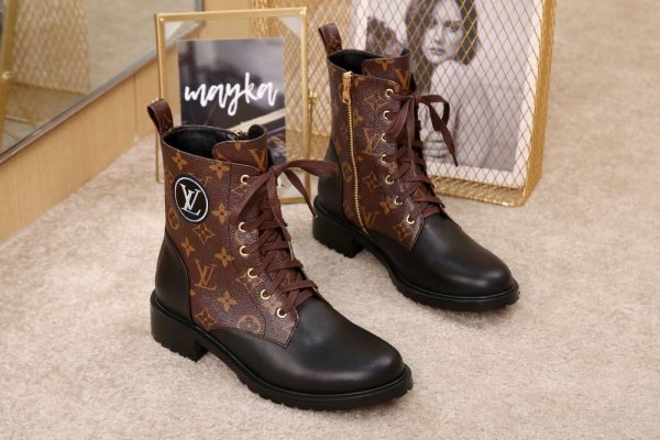 New Fashion LV Women Shoes 347 PA