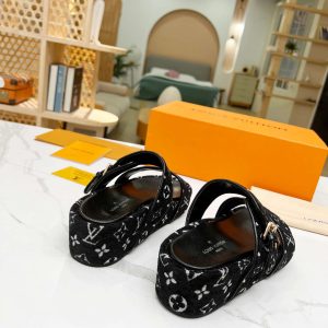 New Fashion LV Women Shoes 163 PA