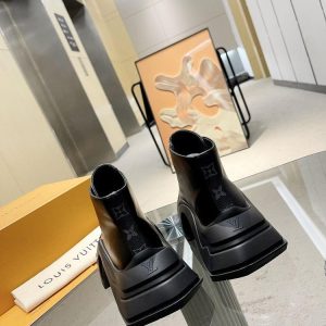 New Fashion LV Women Shoes 368 PA