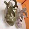 New Fashion LV Women Shoes L045