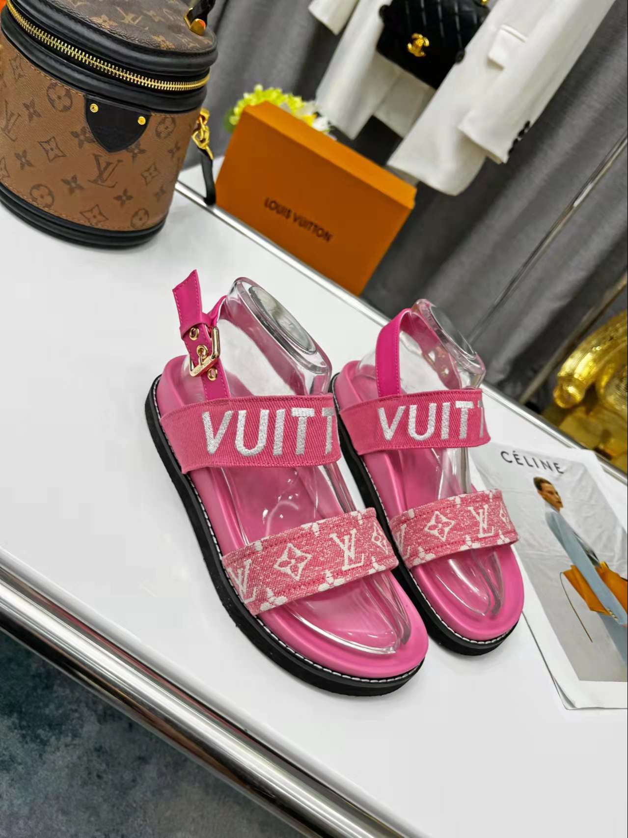 New Fashion LV Women Shoes L050