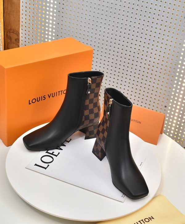 New Fashion LV Women Shoes 281 PA