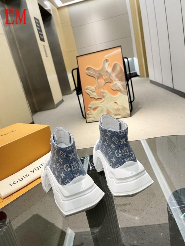 New Fashion LV Women Shoes 370 PA