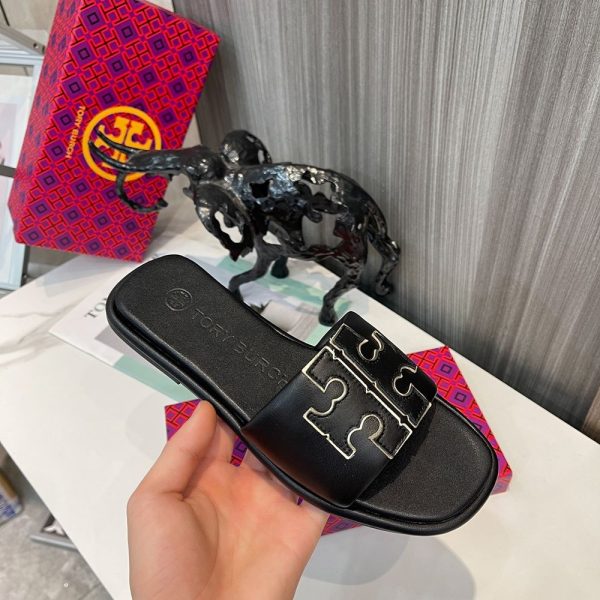 New Fashion LV Women Shoes 273 PA