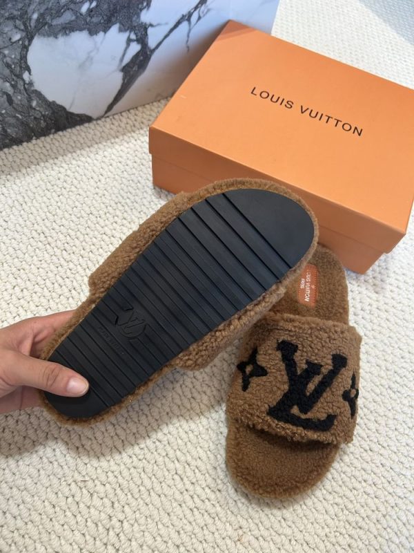 New Fashion LV Women Shoes L414
