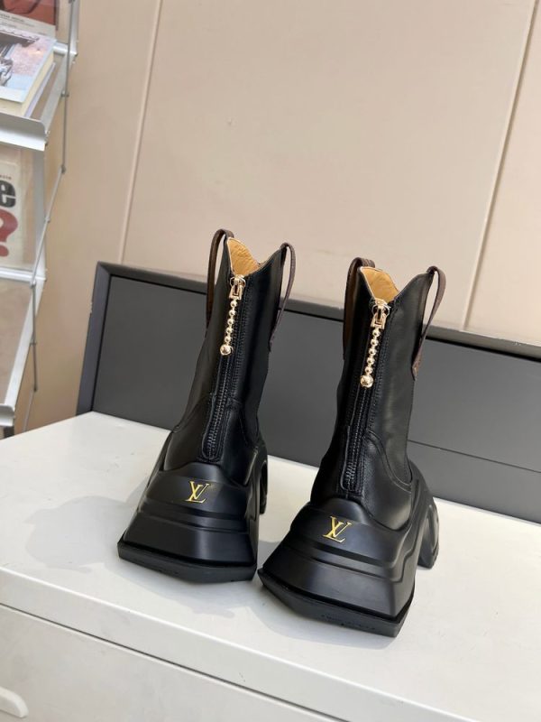 New Fashion LV Women Shoes 304 PA