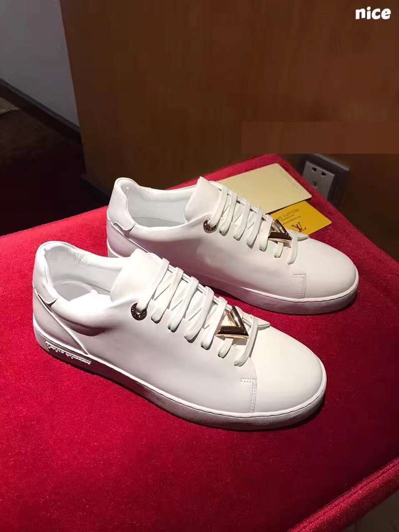 New Fashion LV Women Shoes L080