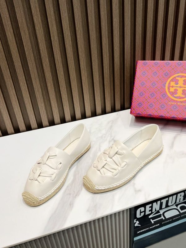 New Fashion LV Women Shoes 269 PA