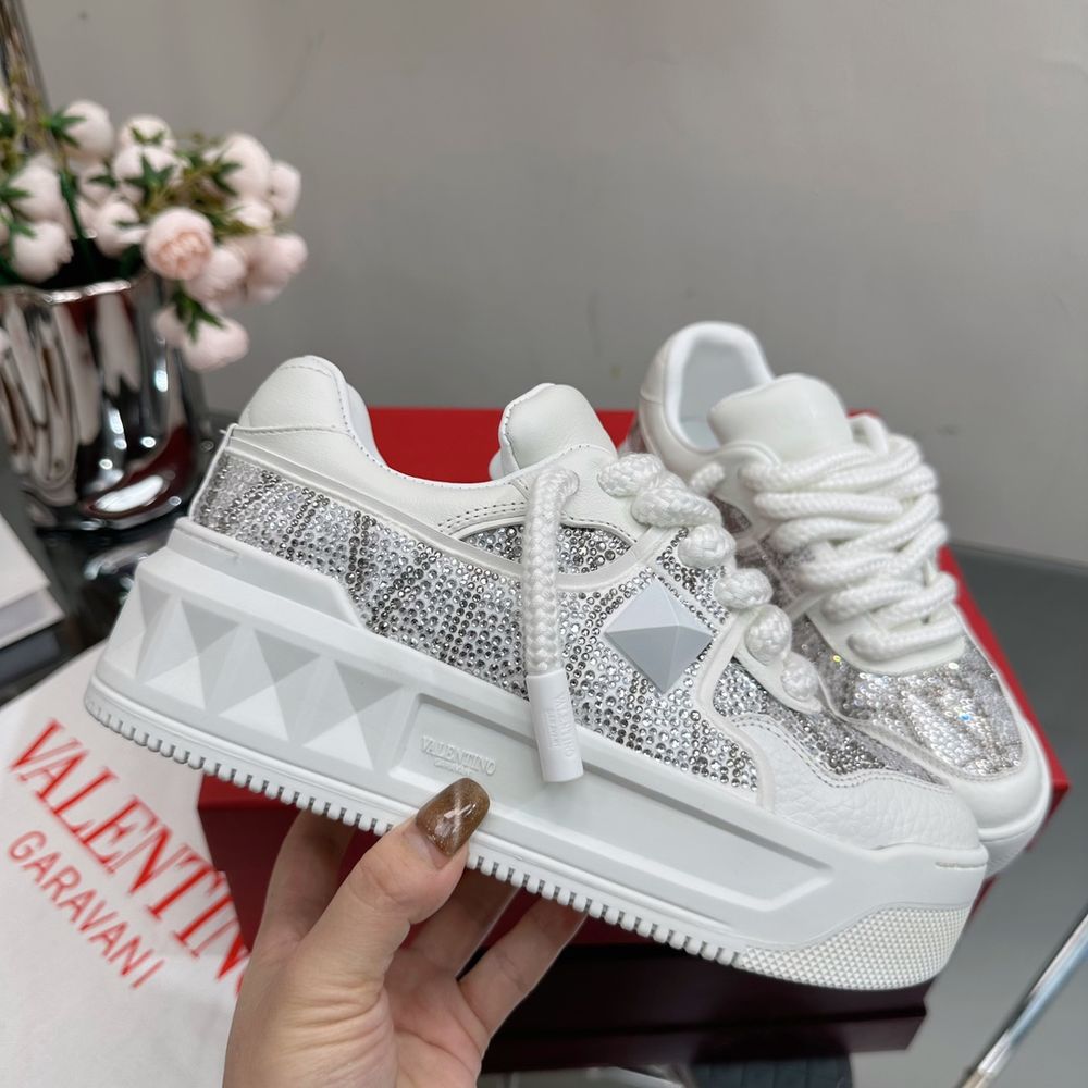 New Fashion LV Women Shoes L324