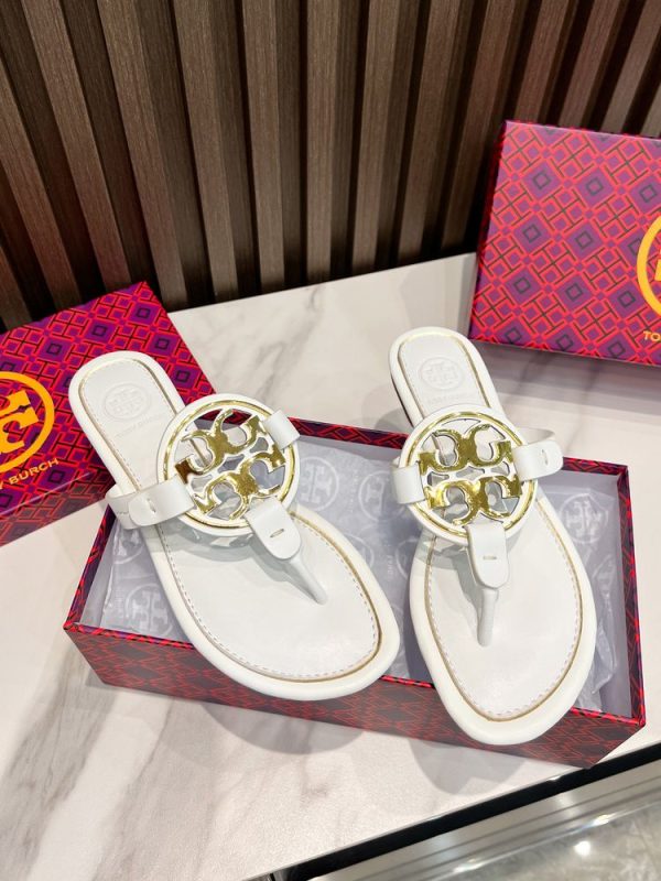 New Fashion LV Women Shoes 264 PA