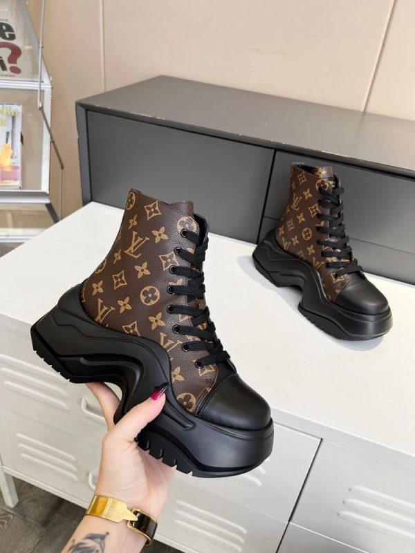 New Fashion LV Women Shoes 313 PA
