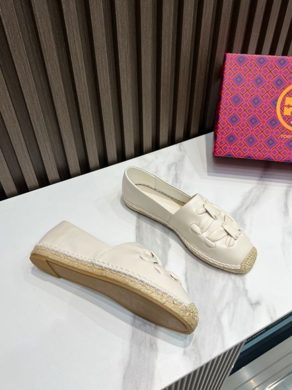 New Fashion LV Women Shoes 269 PA