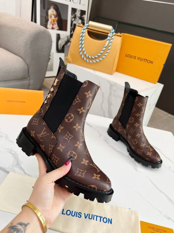New Fashion LV Women Shoes 333 PA