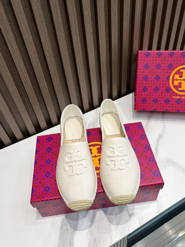 New Fashion LV Women Shoes 257 PA