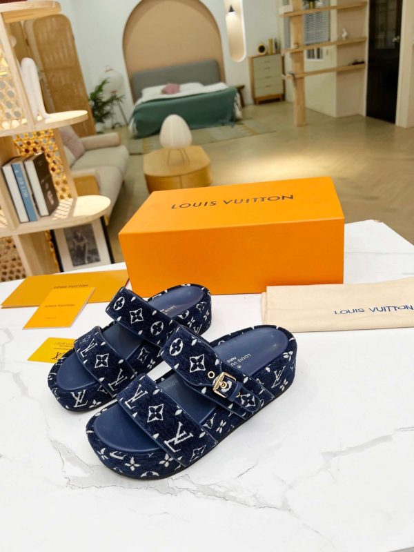New Fashion LV Women Shoes 164 PA