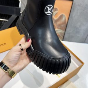 New Fashion LV Women Shoes 365 PA