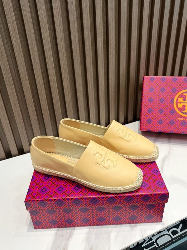 New Fashion LV Women Shoes 259 PA