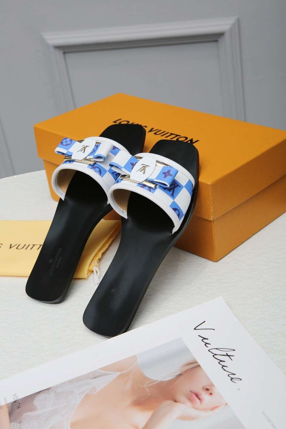 New Fashion LV Women Shoes L020