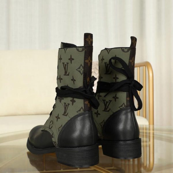 New Fashion LV Women Shoes 325 PA New Fashion LV Women Shoes 325 PA