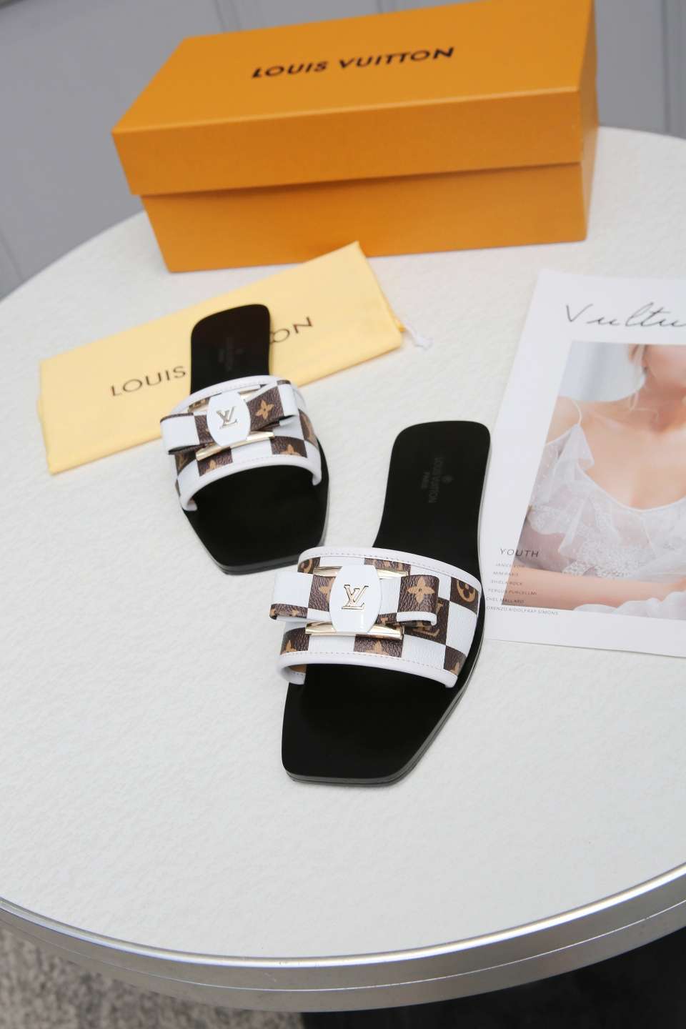 New Fashion LV Women Shoes L020