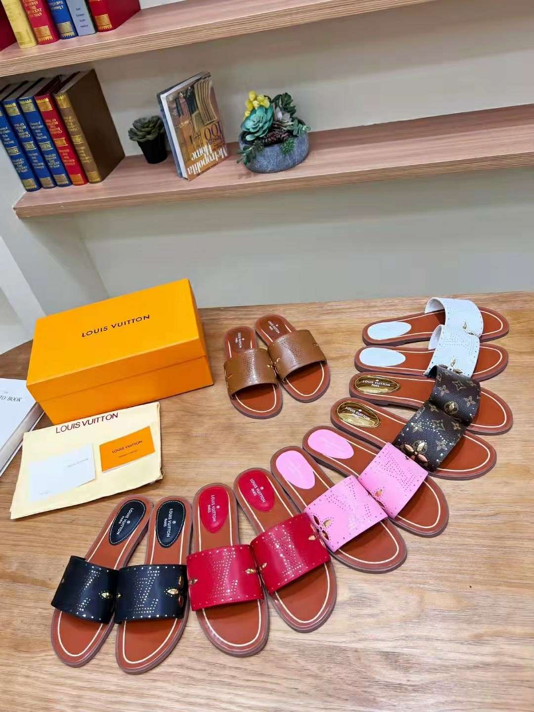 New Fashion LV Women Shoes L058