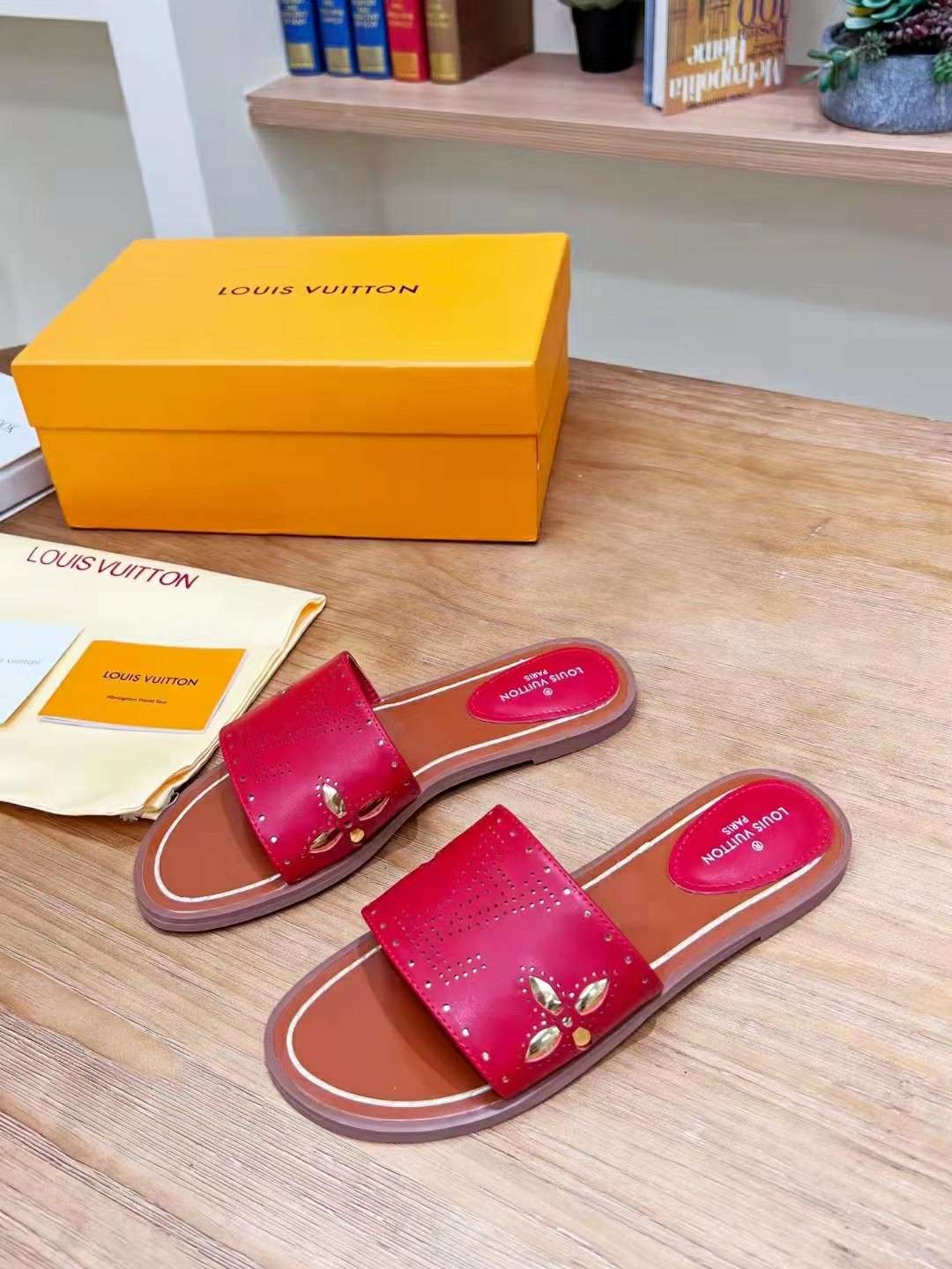 New Fashion LV Women Shoes L058