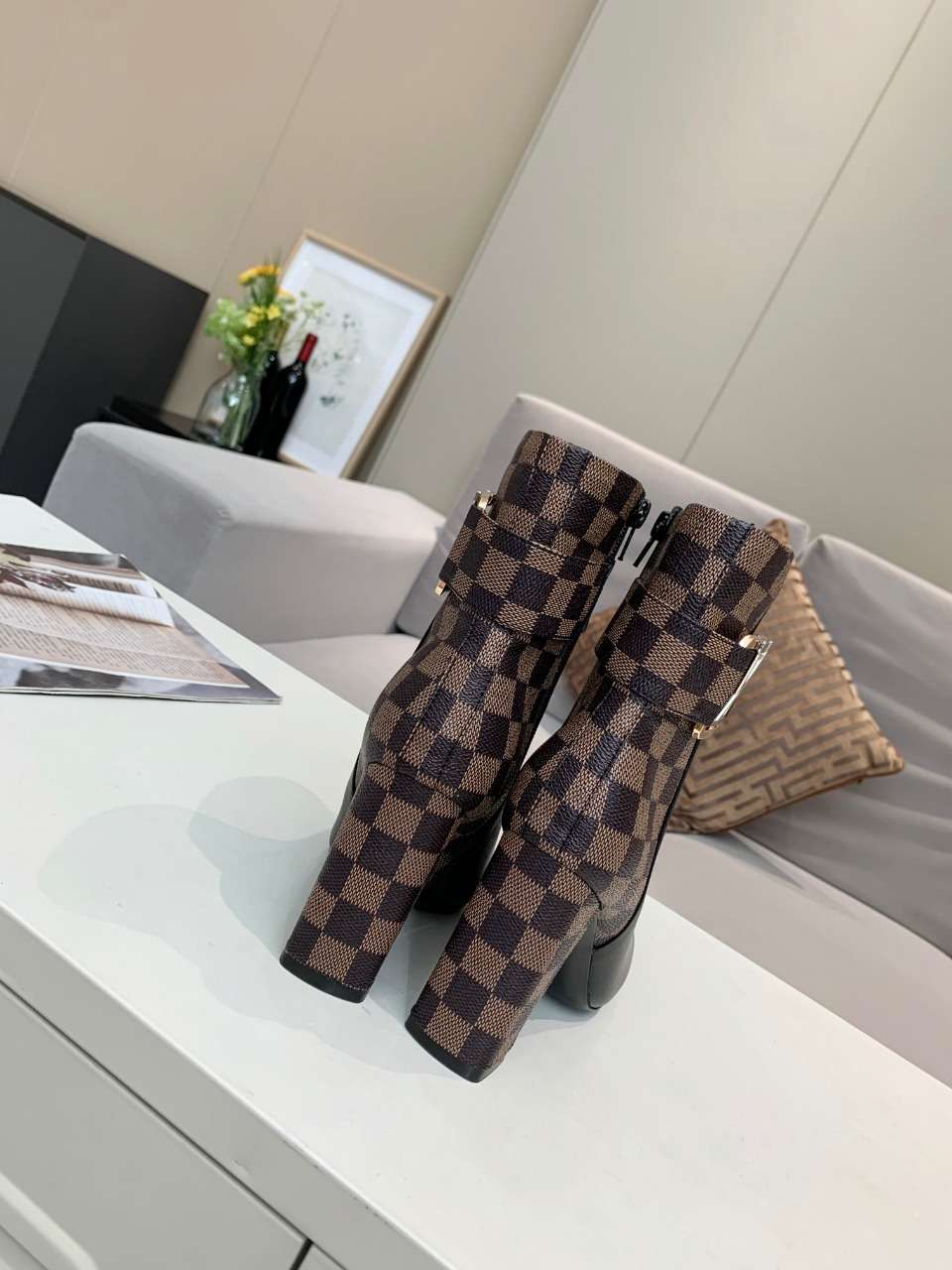 New Fashion LV Women Shoes L306