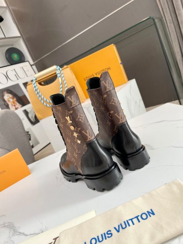 New Fashion LV Women Shoes 331 PA