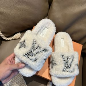 New Fashion LV Women Shoes L432
