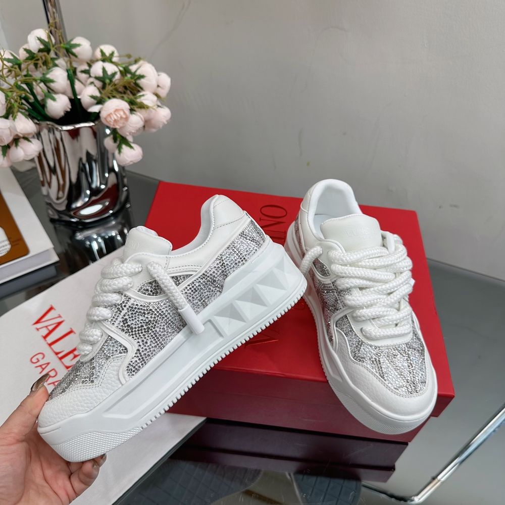 New Fashion LV Women Shoes L324