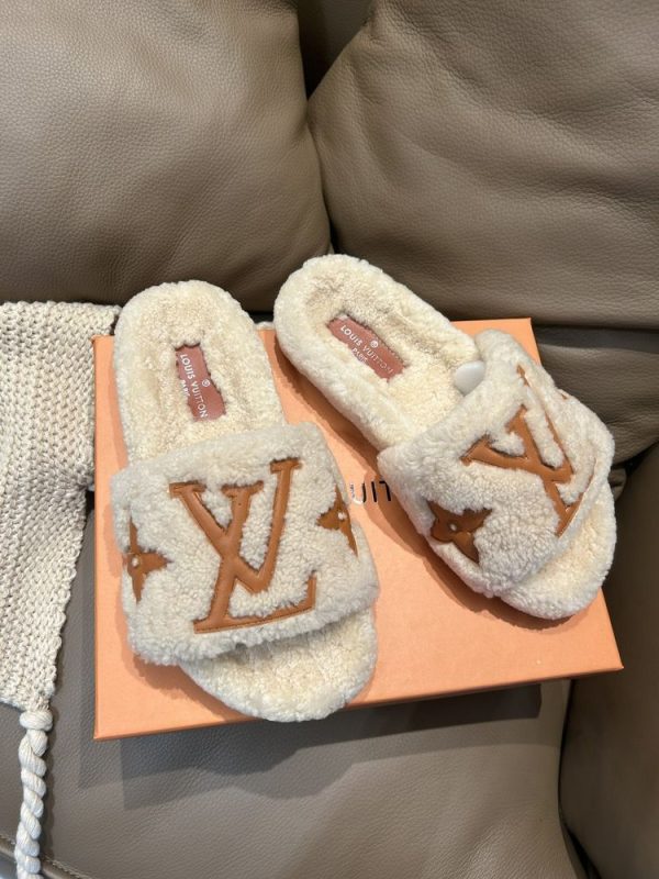 New Fashion LV Women Shoes L424
