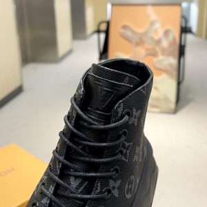 New Fashion LV Women Shoes 369 PA
