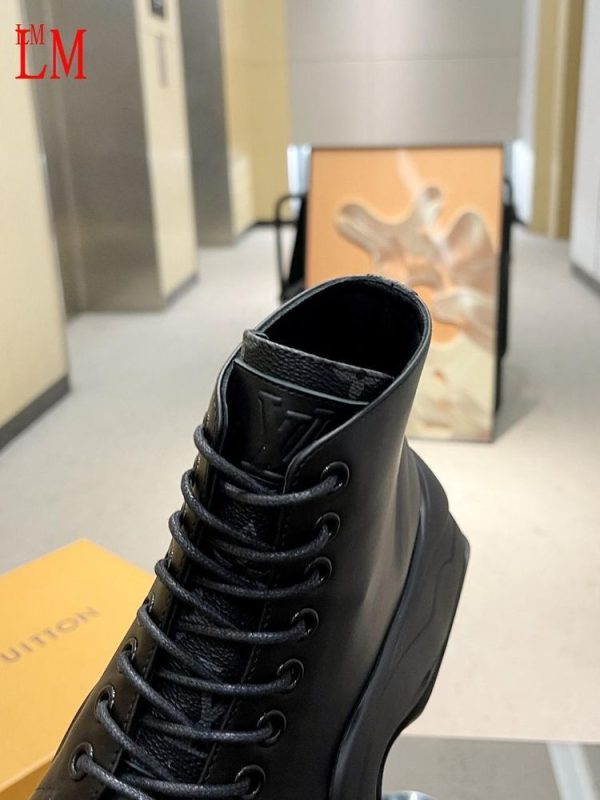 New Fashion LV Women Shoes 368 PA